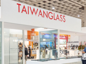 台玻股價17元→54元，大盤跌一片為何它獨強？現在能進場？建榮、南亞...玻纖布五強，選股教練教你這樣買