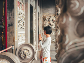 初五迎財神，2026全台必拜10大財神廟攻略！拜財神供品、禁忌、要說什麼話、什麼時辰拜最靈？這樣拜才有效