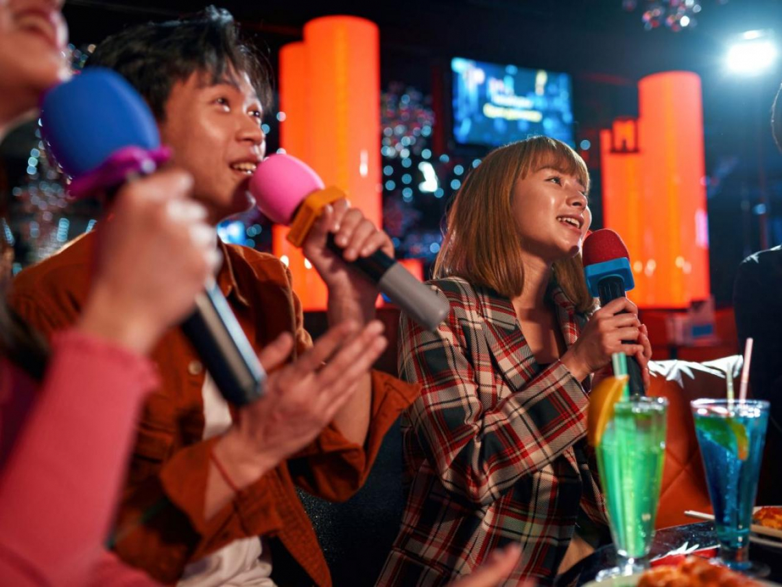 尾牙KTV續攤唱到OHCA，撿回命卻恐成植物人…妻曝早有3症狀「他說休息就好」：心肌梗塞在敲門