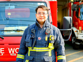 消防員進火場3分鐘遇閃燃，熱浪像海嘯撲來「我是不是快死了」：我們不是天生英勇，背負責任走進黑暗