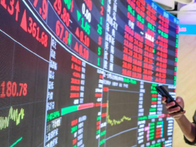 台股32000在眼前，投信為何賣超21天「套現千億」原因曝光！買賣超前15檔名單：小心避雷看準下手