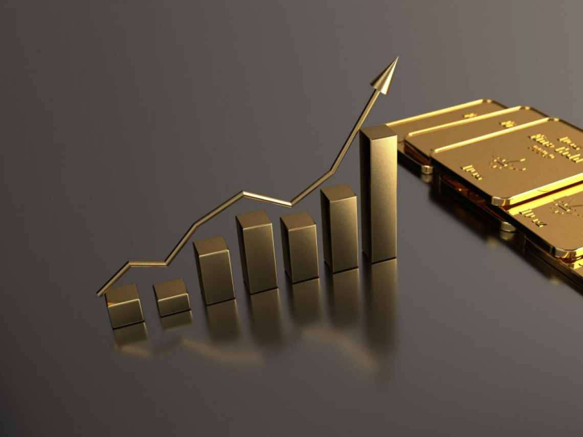 誰在搶購黃金？金價直奔5000美元！還沒上車的來得及嗎？｜全球瞭望