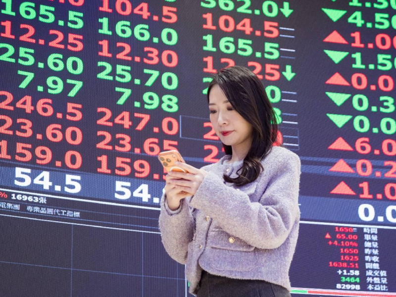 台股漲到封關無懸念？我該抱股過年，還是落袋為安？記憶體、PCB、玻纖布...6大漲多族群誰該退追？