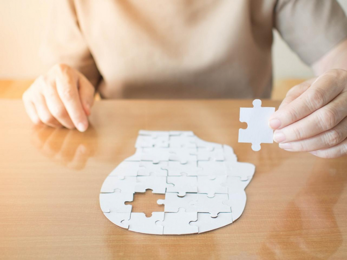 1年內急速退化！早發性失智最快40歲發病…「與時間賽跑」守住腦力：2新藥有何不同、誰適用？