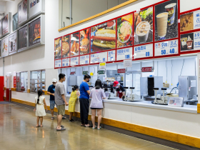 好市多熟食區「非會員禁入」？官方證實今年4大新制之一！掃卡會在哪裡掃？先看Costco美國怎麼做