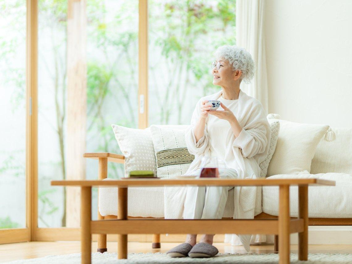 從三代同堂變1人獨居！她活到74歲終於擁有「自己的時間」：看電影、跑圖書館、泡溫泉「不孤單也不將就」