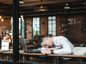 中國GDP保5難度高、年輕人集體躺平...  當經濟成長不 再，中國威權制度還能走多遠？