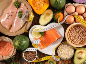 美國飲食指南「食物金字塔倒過來」！紅肉、全脂奶安心吃？心臟醫解迷思：吃爆蛋白質，養肌肉≠心血管健康