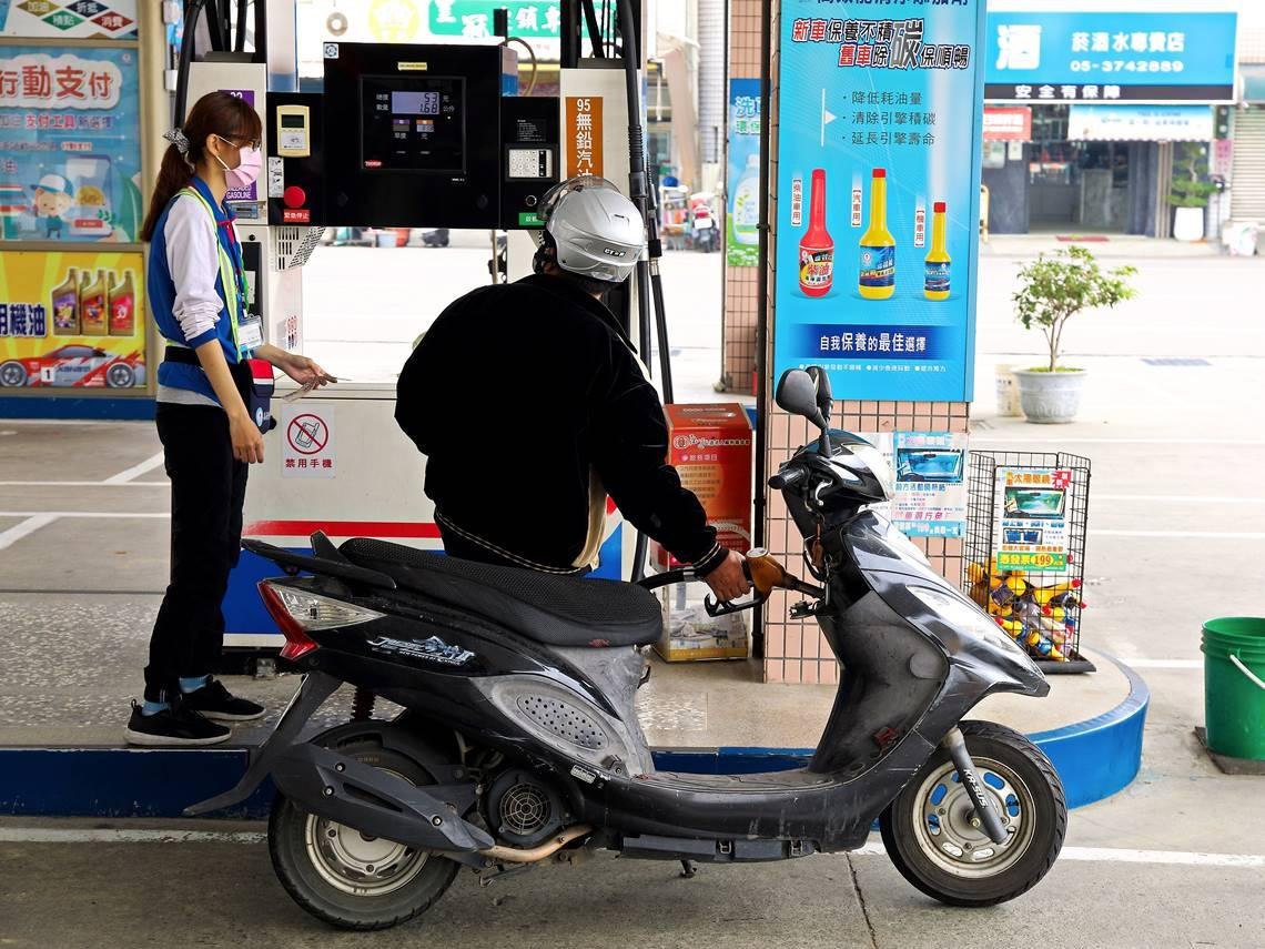 在加油站上班一輩子，靠投資1秘訣「過世留2.5億遺產」！股市不用殺進殺出，賺錢高手都在偷偷做這件事