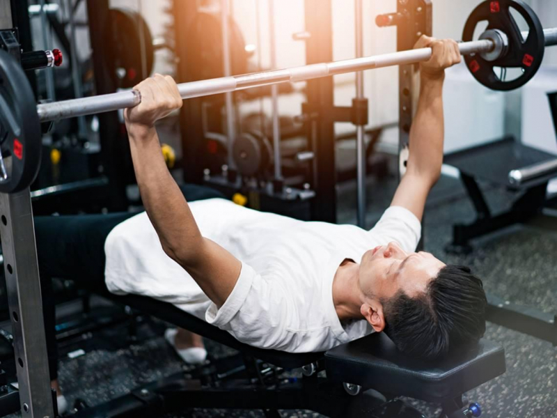 紙片男每天重訓吃高熱量，慘變肥宅「狂長7公斤脂肪」！為何多吃多練沒用？醫師揭快速增肌秘訣