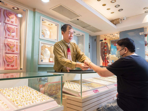 金價回檔能買嗎？黃金存摺、黃金ETF差別在哪？選對方式進場更有效益…6大工具全攻略