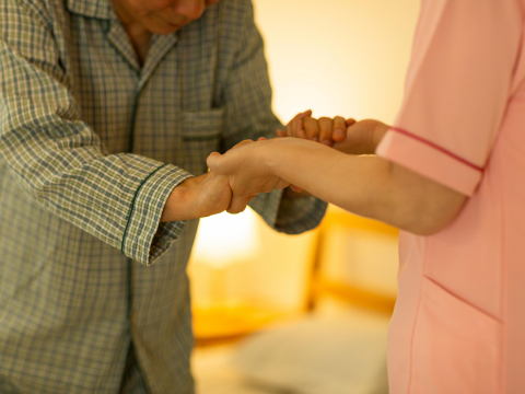 8億人瑞娶68歲台籍看護！子女赴醫院「推輪椅狂奔搶人」…為何登記成功？戶政還原經過