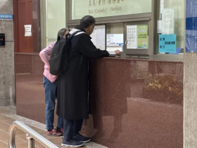 放任無照醫材廠商代刀？台中榮總2醫認罪百萬交保，女醫母喊冤：女兒是好醫生、外科為升職鬥成這樣