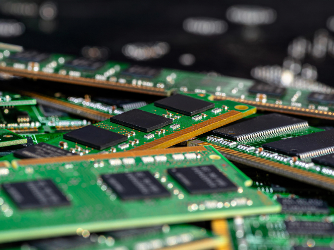 南亞科、華邦電、力積電…股價跌越重、外資越用力買！浮現底部訊號？如何掌握錯殺的補漲機會