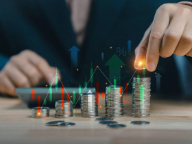 少年股神炒飆股30歲賺千萬 vs 巴菲特花40年累積250億...「慢富3原則」的投資啟示，如何靠真實力穩穩致富