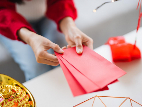 年終獎金當「錢母」別一次花掉！「333原則」為退休打底：這檔ETF抱30年，200萬→1350萬