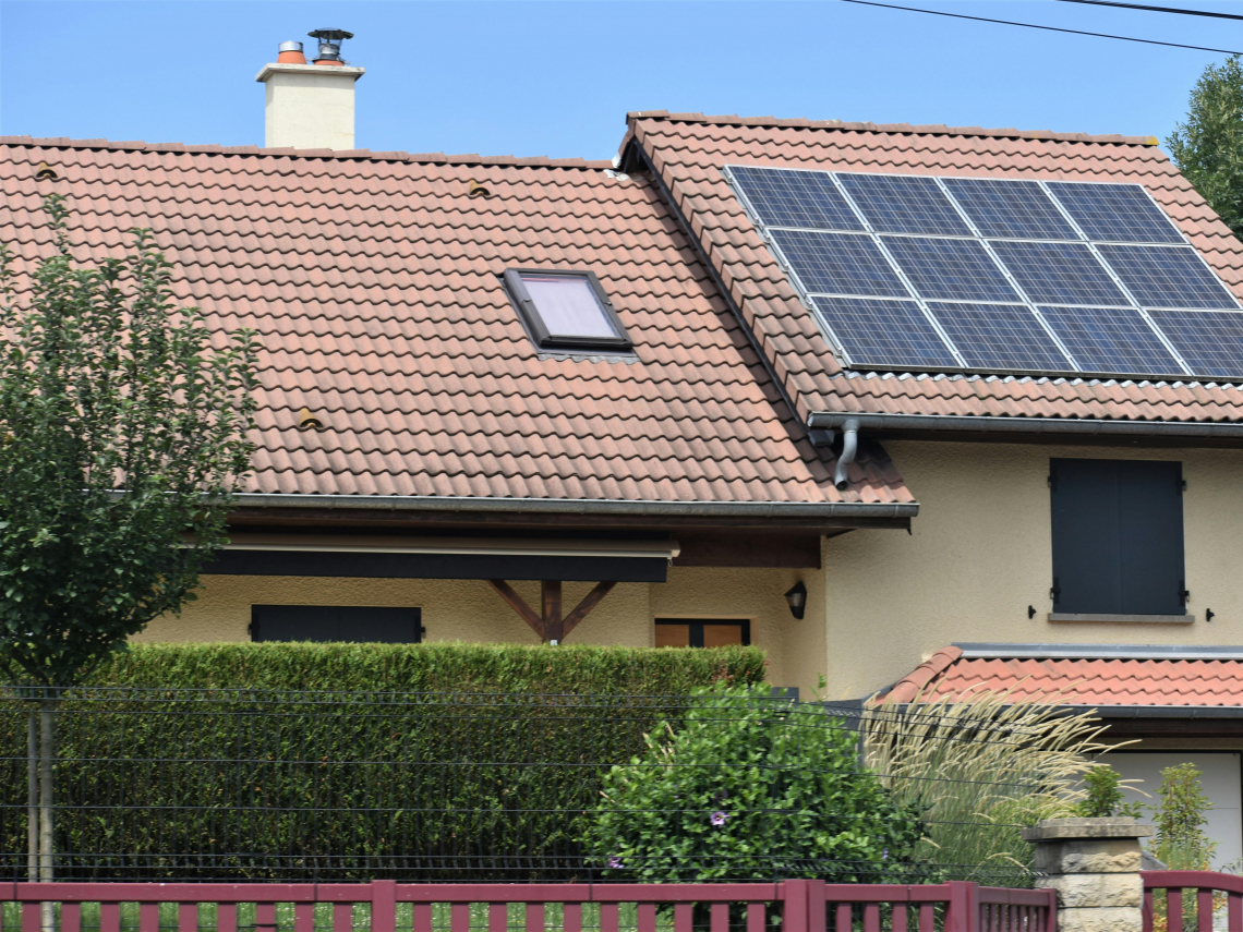屋頂光電補貼被川普喊停，美國住宅太陽能市場急凍，這波退潮有哪些經驗值得台灣借鏡？