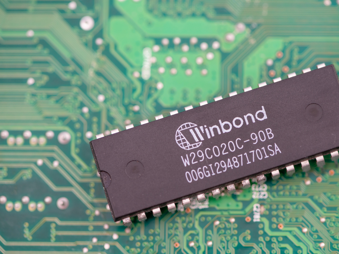 華邦電喊2年產能賣光「缺口大到不知怎麼補」！外資為何終止連4買反手大賣？操作心法全曝光