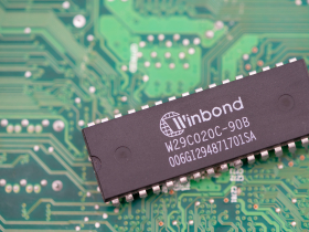 華邦電喊2年產能賣光「缺口大到不知怎麼補」！外資為何終止連4買反手大賣？操作心法全曝光