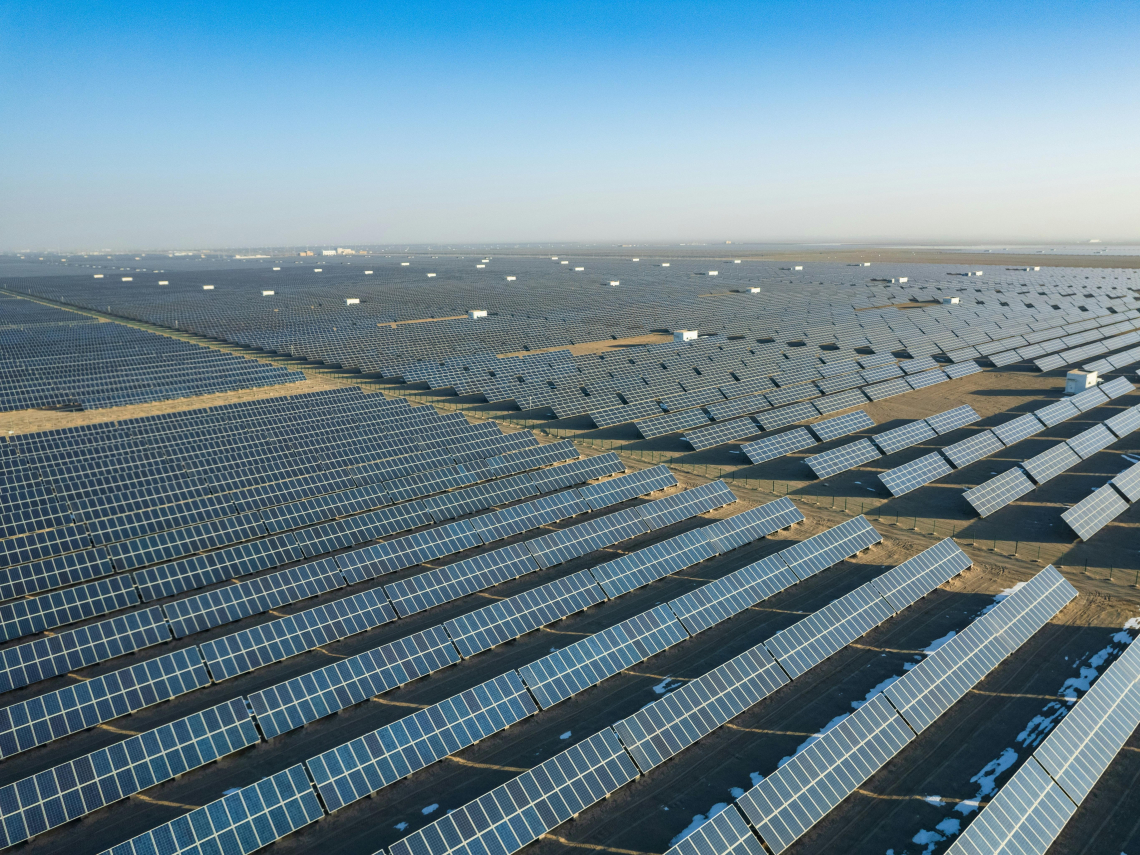 馬斯克點燃太陽能股！中國光電壟斷全球9成產能，為何出口卻慘賠？揭開產業「內捲」魔幻現實