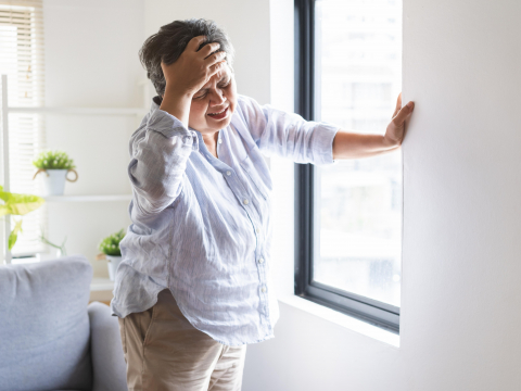 一站起來又暈了？慢性腎臟病常見「腎性貧血」，口服新藥助攻：自行產生紅血球，讓體內鐵質動起來