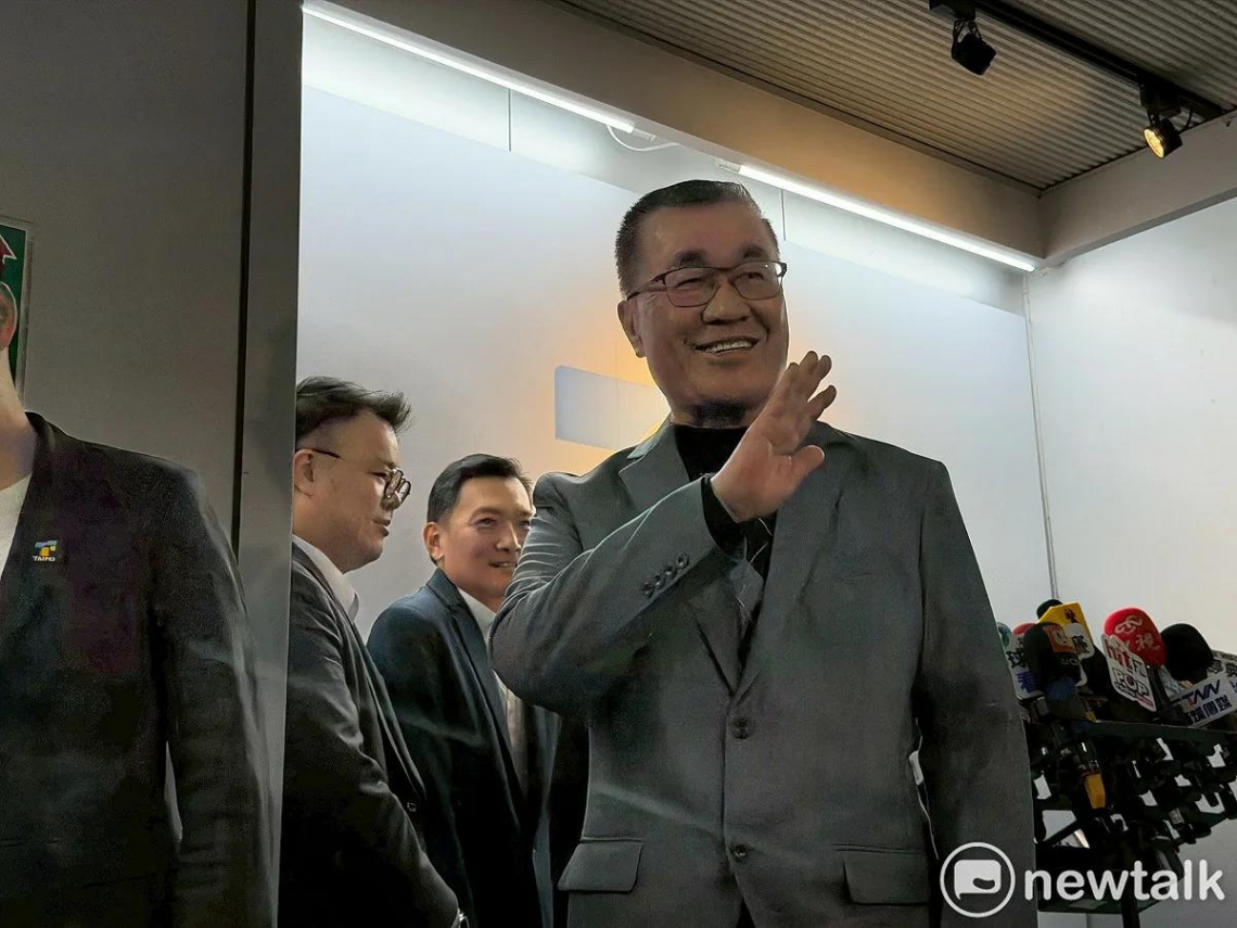 李四川親弟被爆是「環保蟑螂」、恐嚇取財遭起訴！他認了：是我弟沒錯…喊有心理準備「選舉開始了」