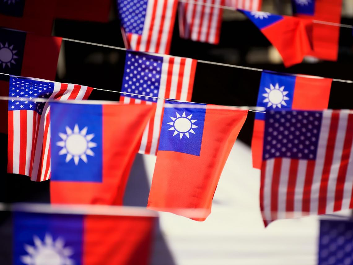 川普「全球10％關稅」2/24上路！白宮豁免清單一次看，台灣哪些產業可能衝擊？行政院怎麼說