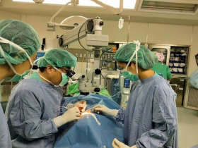 打瘦瘦針害眼睛失明？6旬男打8周「左眼爆血」3度手術止不住…眼科醫直呼：從醫30多年沒見過