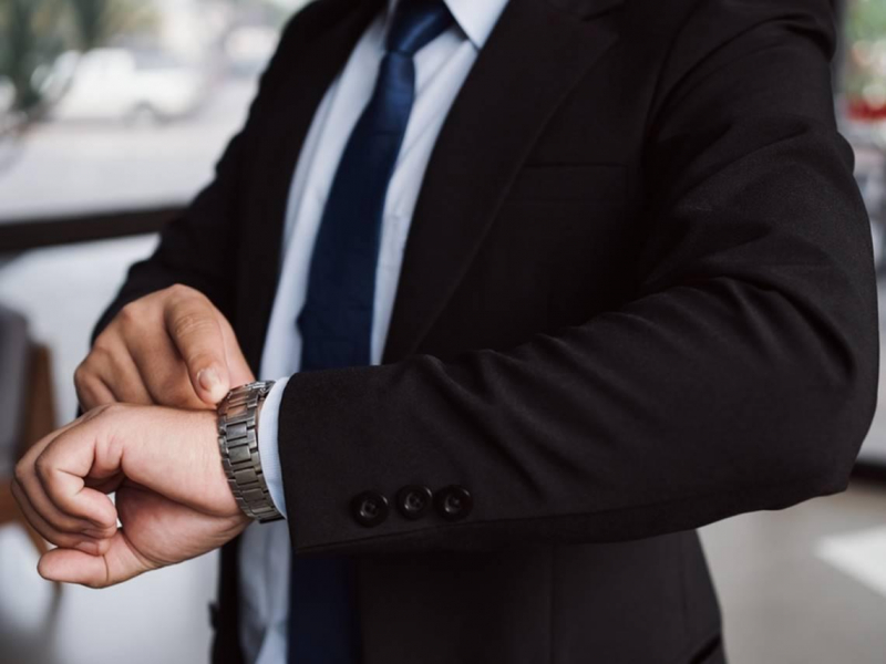 年收20億董座、月收200萬包租公5點半起床，有錢人早起「做這事」才是最棒投資，小資族也能跟著致富