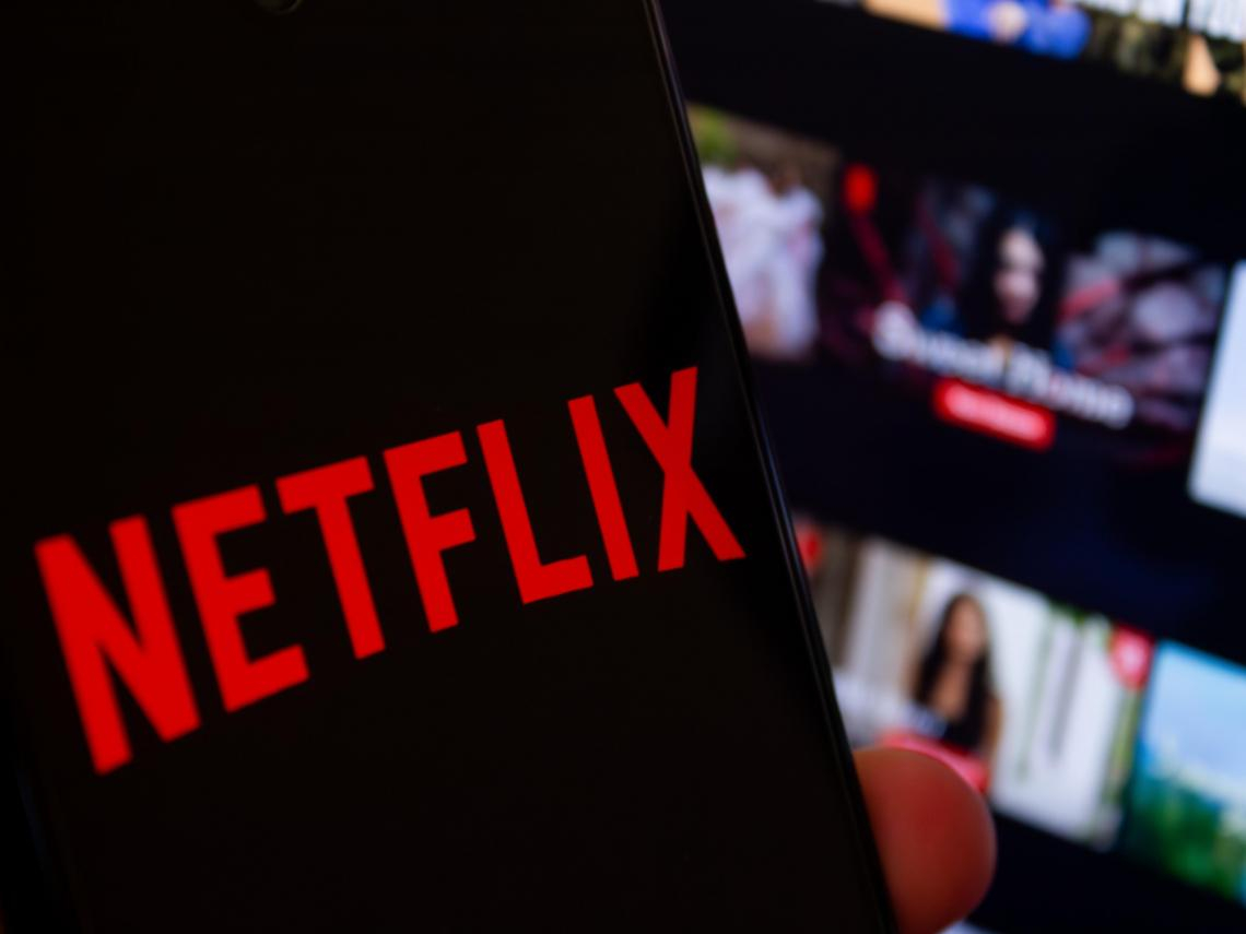 Netflix放棄華納兄弟，股價盤後噴10%！為何不像派拉蒙再拉高報價？CEO親揭「神算盤」
