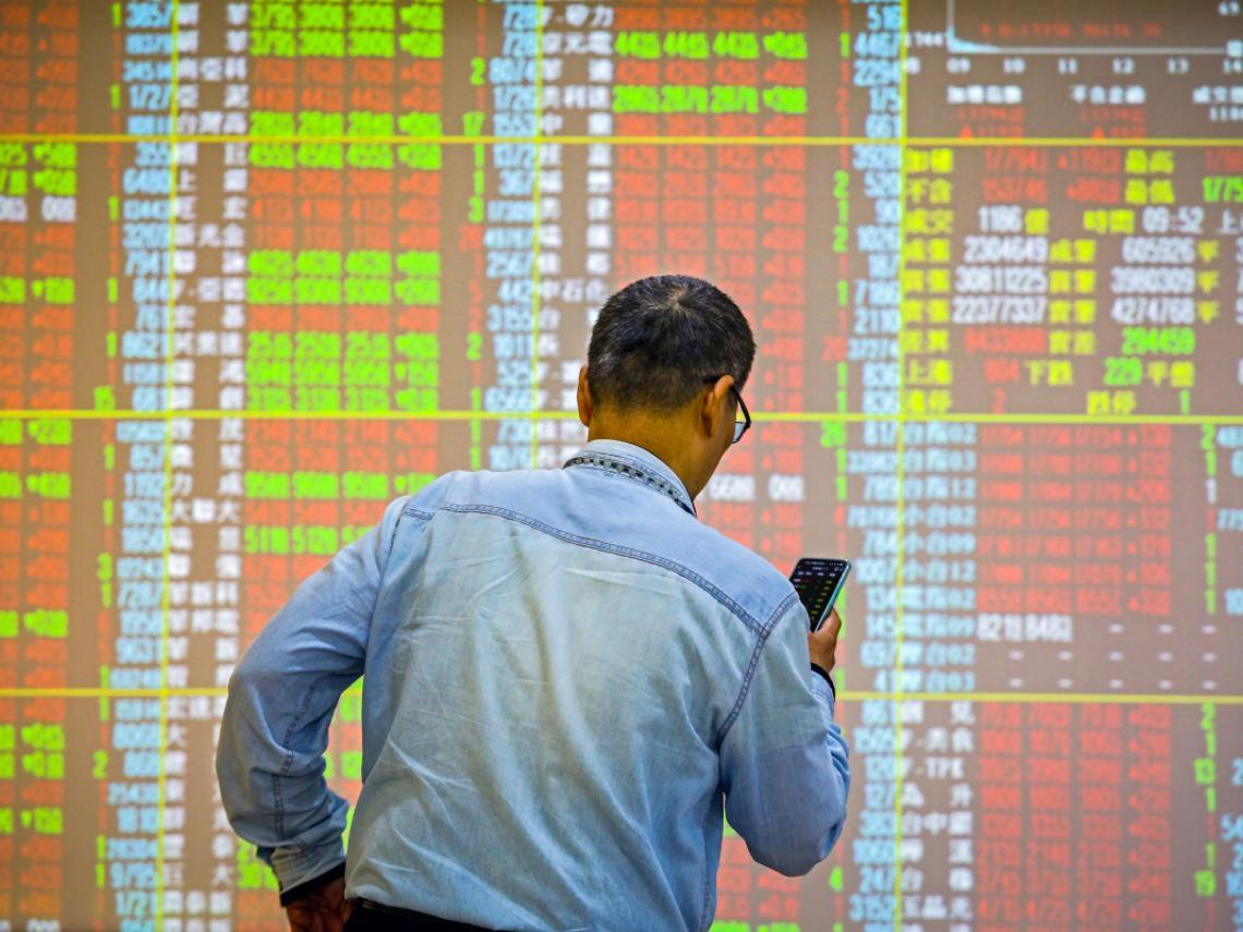 台股2月飆3350點，下周恐拉回？法人示警短線過熱，台玻、華邦電、新應材…16檔避風港出列「股價還能再漲」