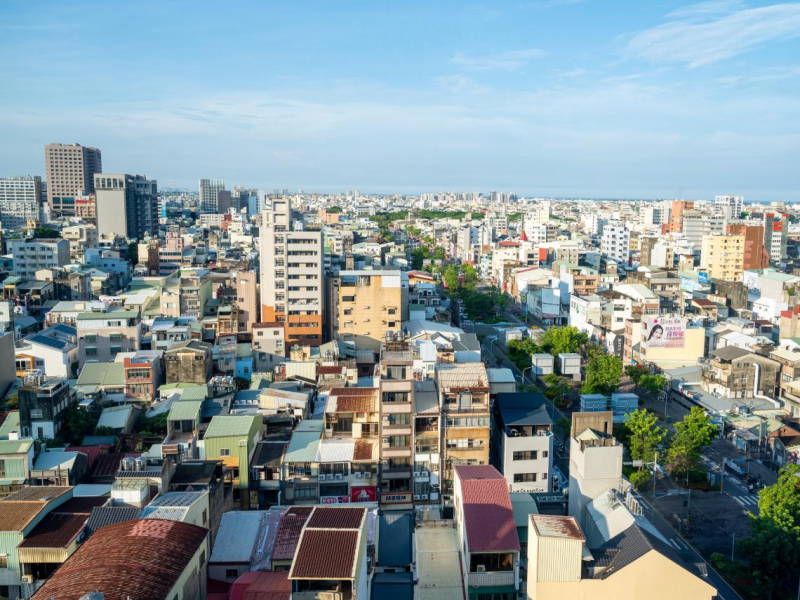 台灣人口變少，房子一直蓋，房價為何還不跌？不只跌20%！建築師揭全台房市「生死象限」：這一年將大反轉