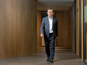 股王信驊擬配現金股息80元、股票股利1元！去年每股大賺103.92元成績漂亮，怎麼辦到的？