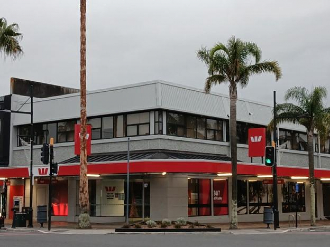 薪資低、電費卻高得嚇人！不願再被電力公司主宰，紐西蘭陽光小鎮如何靠屋頂光電奪回能源自主權？