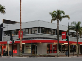 薪資低、電費卻高得嚇人！不願再被電力公司主宰，紐西蘭陽光小鎮如何靠屋頂光電奪回能源自主權？