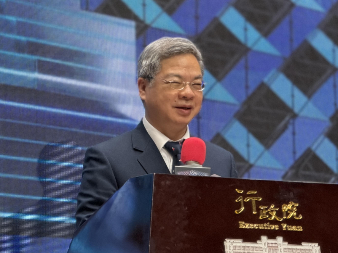 台灣恐斷氣、沒熱水洗澡？龔明鑫親上火線駁謠言：22船次已到20艘，4月供氣無虞、免改燒煤