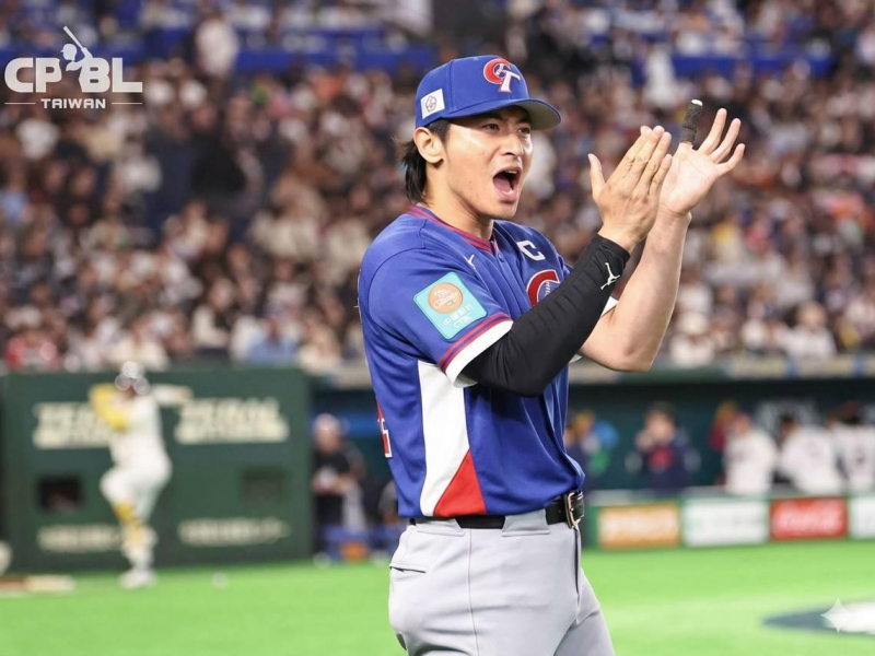 陳傑憲手套繡爸爸口頭禪「無我」撐過每場戰役！打不好就叫球棒「去罰站」？身價破億、台灣隊長的安打養成祕密