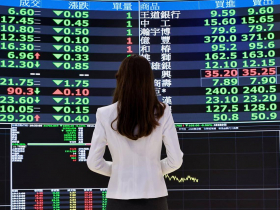 群創(3481)股價12➝27元還能追？為何散戶狂買？欣興(3037)、群聯(8299)...3檔熱門股解析：這2檔有機會再漲50%