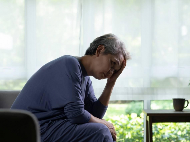 說好「住到終老」兒卻翻臉！80歲媽媽被趕出30年老家，父母送房前必知3招自保，晚年別連「住」都看孩子臉色