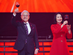 台新新光金3個月漲3成，原來董娘彭雪芬買不停！砸2500萬加碼、持股逾1.6萬張，股價不回頭？