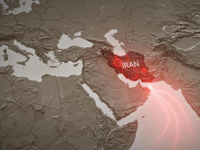 阿聯酋即刻關閉領空！伊朗狂轟1900枚飛彈、無人機，最大氣油田被炸，儲存設備遭殃...機場航班又打亂