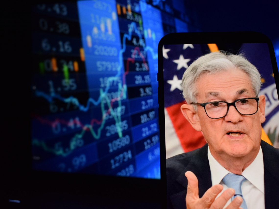 Fed最新利率決策有可能降息？美伊戰火升溫、通膨隱憂難解…鮑爾會按下「暫停鍵」？｜今周重磅