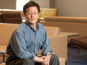 45歲存款100萬也能靠0050退休？前政大校長「財富翻倍術」：每月1萬滾出千萬退休金...為何只領高股息很危險？