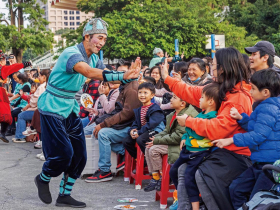 跑遍全台三六八鄉鎮  累積觀眾一五○○萬人次  紙風車轉動20載  用藝術守護孩子童年