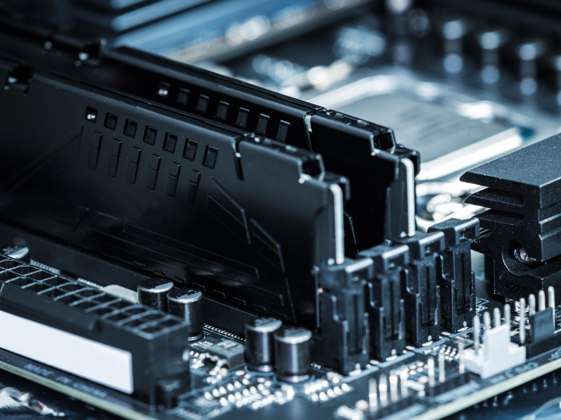 AI推升需求，記憶體股暴賺神話再現！產能將在「這一年」湧現，看懂景氣循環才是真正贏家