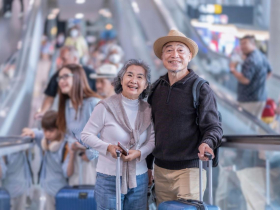 沒存千萬能退休？台大教授精算「450萬」就夠！六旬夫妻年年出國，勞保勞退＋投資這樣做「生活不缺錢」