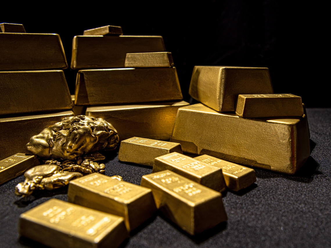 黃金為什麼一直跌、金價還會再跌？黃金價格失守4500美元，43年來單週最慘…原來與歷史崩盤背景相似