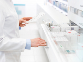 7大醫材、藥品恐爆缺貨、缺藥漲價潮？知名藥廠一張「緊急通知」：先抓1年用量！洪子仁籲設國家醫材隊