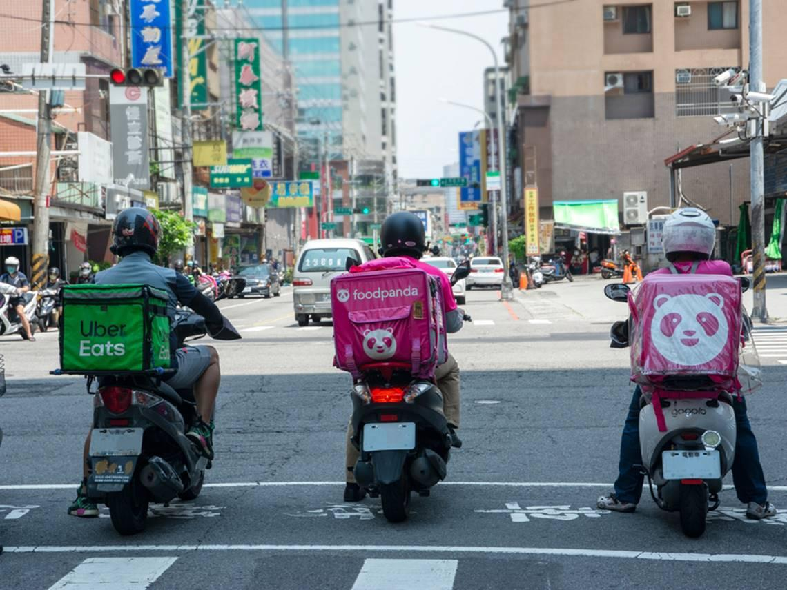 點餐竟叫到「前房東」！月收租30萬「完全不缺錢」為何跑外送？揭秘隱形富豪「裝窮」背後的生存智慧