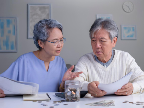 勞保月領2萬竟是老後貧窮線？50歲存到千萬退休金的資產配置術，打造100%所得替代率守住晚年尊嚴